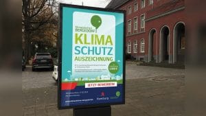 Citylight Leuchtreklame zur Klimaschutzauszeichnung Bergedorf